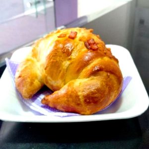 Croissant De Jamón Y Queso